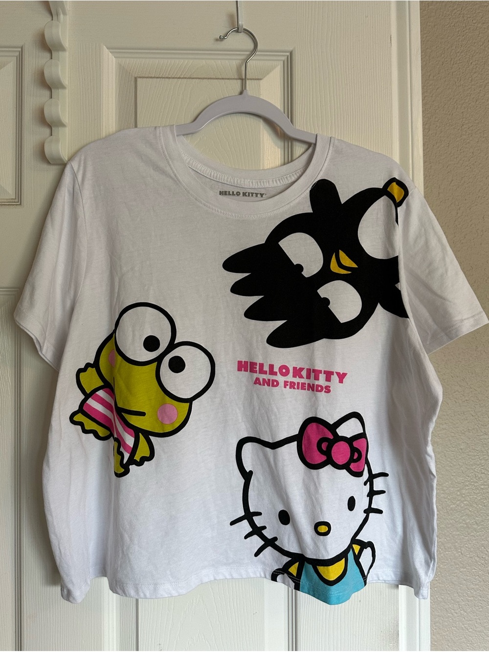 Hello Kitty & Friends White Graphic Cropped Tee
